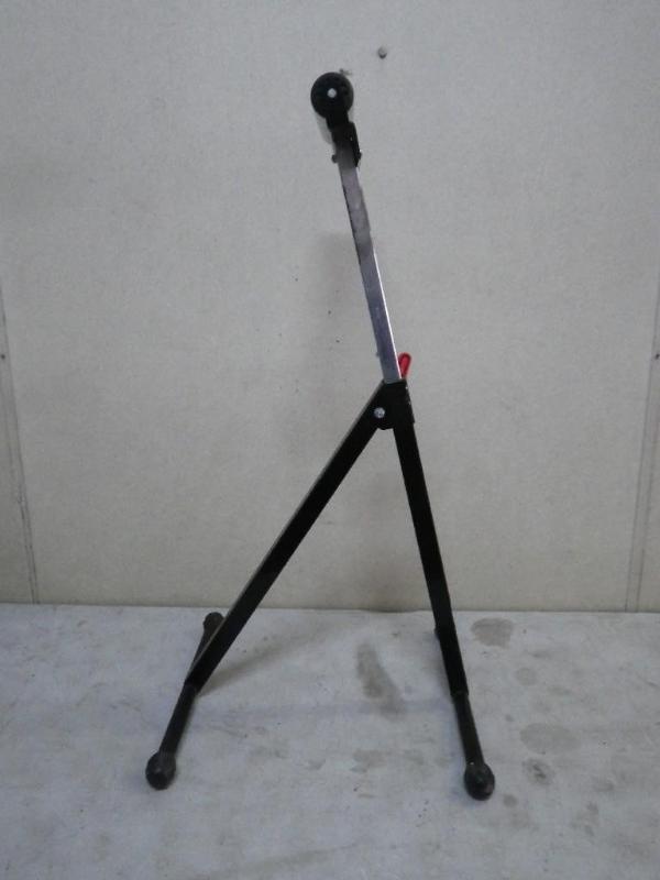 lot 22 image: roller stand...