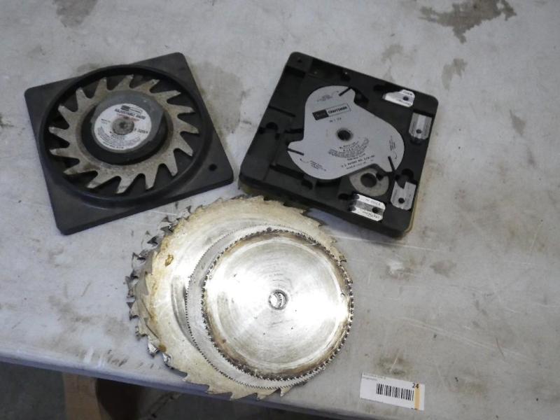 lot 24 image: saw blades...