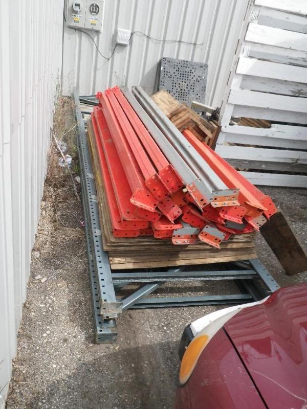 lot 29 image: pallet racking, 3 uprights 17 12 ...
