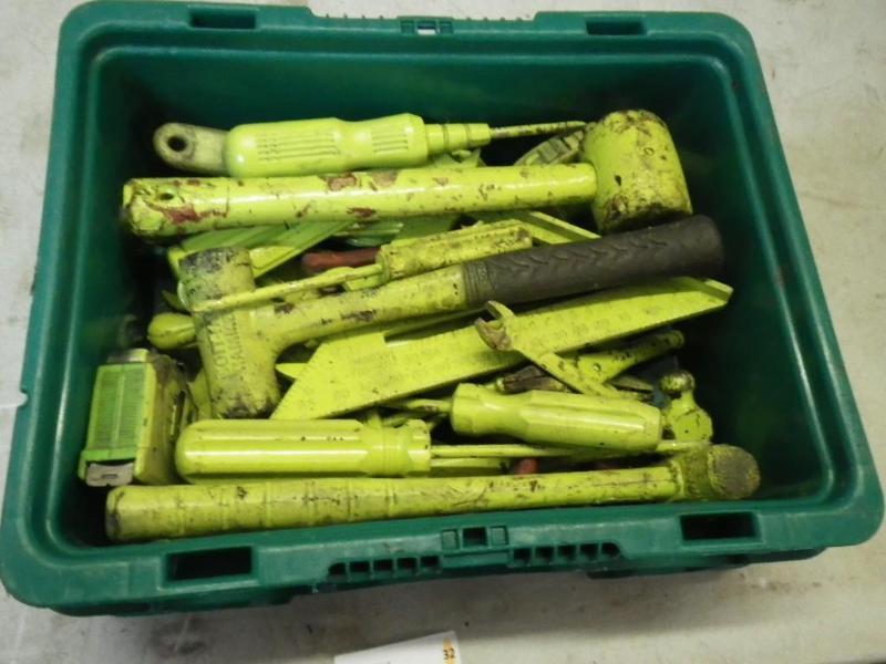 lot 32 image: tote of tools...