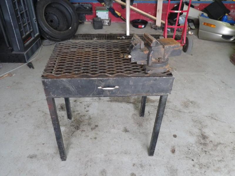 lot 43 image: bench with vise...