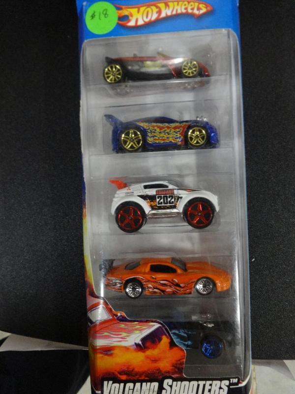 lot 18 image: HOT WHEELS &quotVOLCANO SHOOTERS&q...