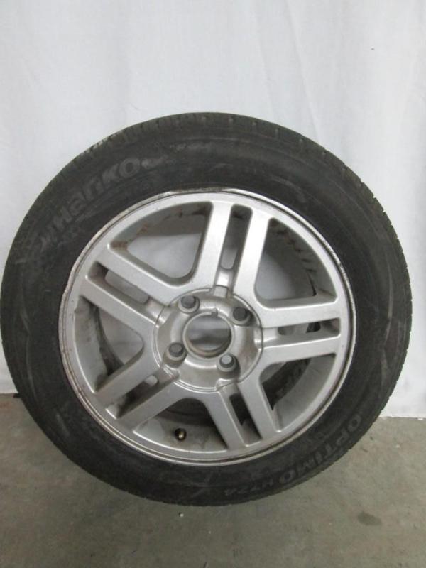 lot 12 image: Tire and Rim