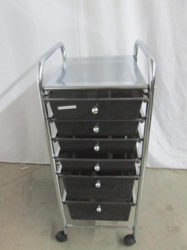 lot 16 image: Storage Cart