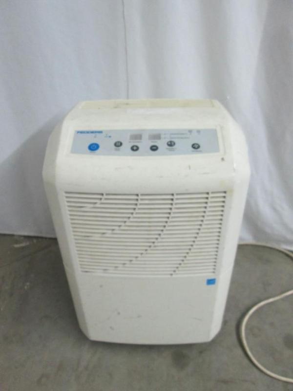 lot 23 image: Fedders Humidifier