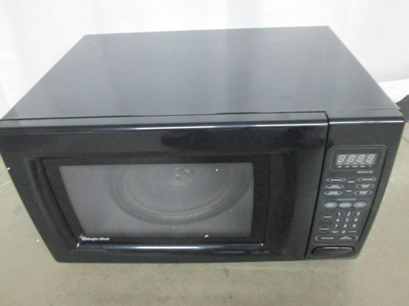 lot 25 image: Microwave - Does not power on