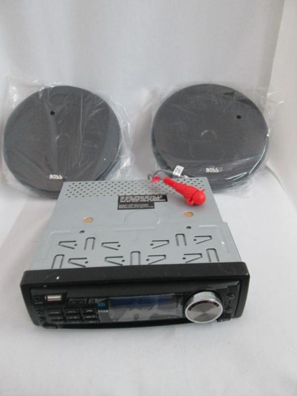 lot 9 image: Car Stereo w Speakers