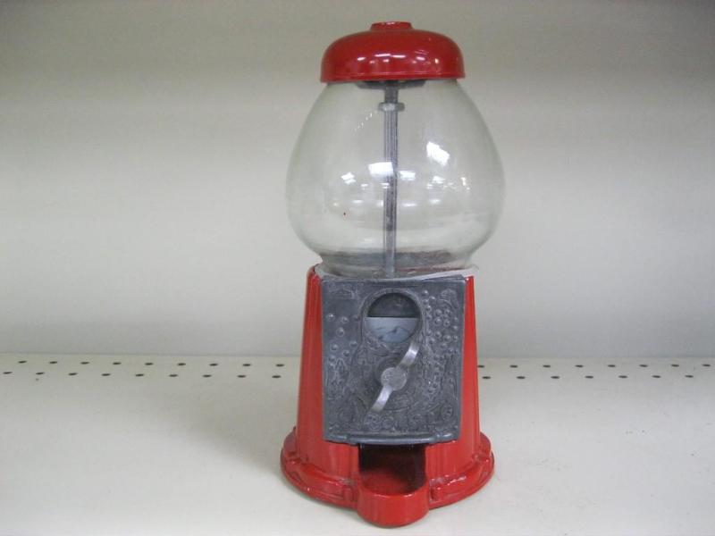 lot 109 image: Small Carousel Gumball Machine...
