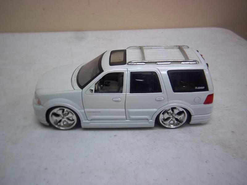 lot 128 image: Jada Lincoln Navigator - Some Wear ...
