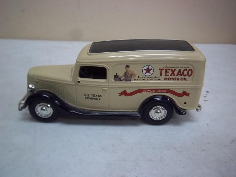 lot 131 image: Ertl&nbspTexaco Ford Car...
