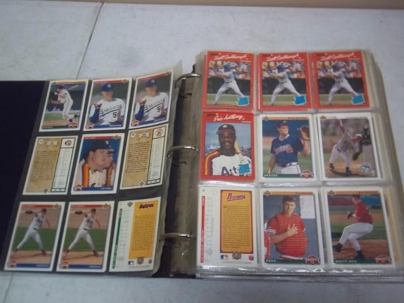 lot 137 image: Book Of Baseball Cards...
