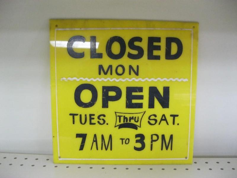 lot 150 image: Vintage Open - Closed Sign Plastic...