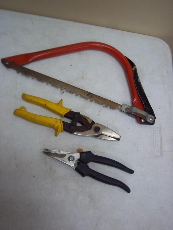 lot 180 image: Small Tree Saw And Tin Snips ...