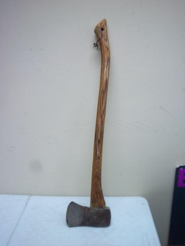 lot 22 image: Wood Handled Ax - Has A Crack In Th...