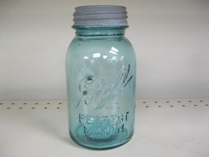 lot 224 image: Ball Perfect Mason Jar With Zinc To...