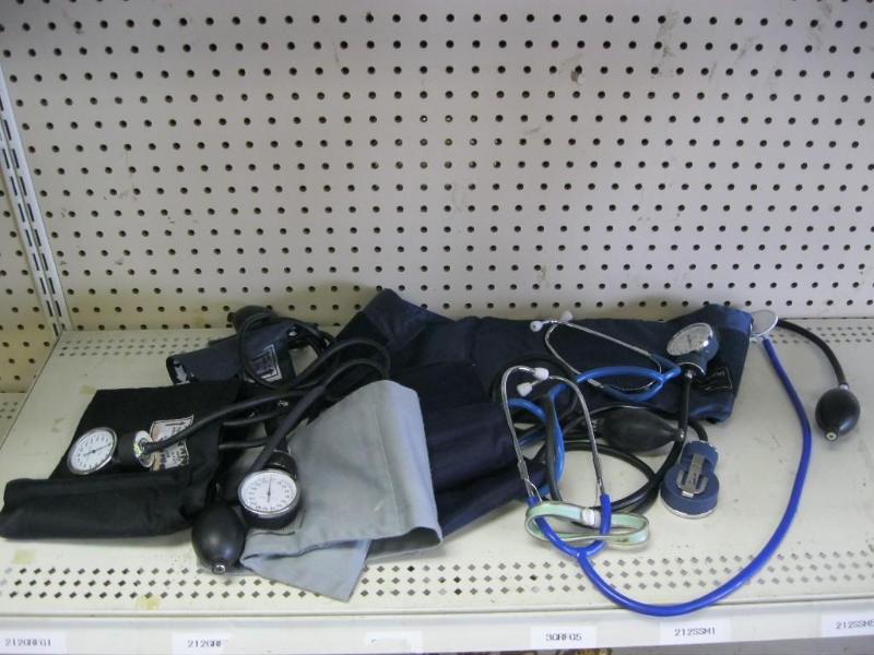 lot 240 image: Lot Of Blood Pressure&nbspCuffs An...