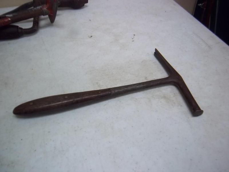 lot 26 image: Vintage Upholstery Hammer...