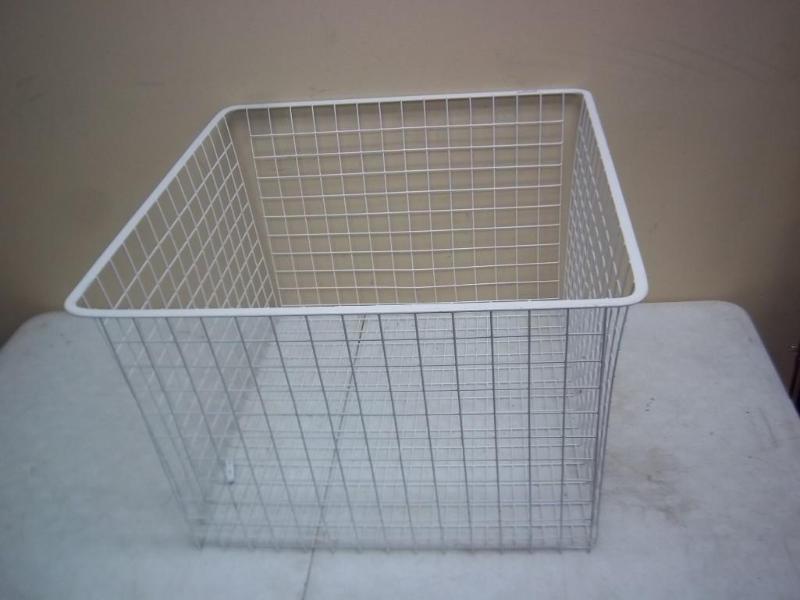 lot 41 image: Large Metal Basket...