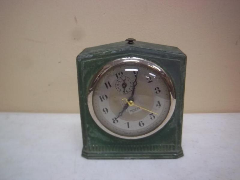 lot 98 image: Antique Ingraham Electric Clock - N...
