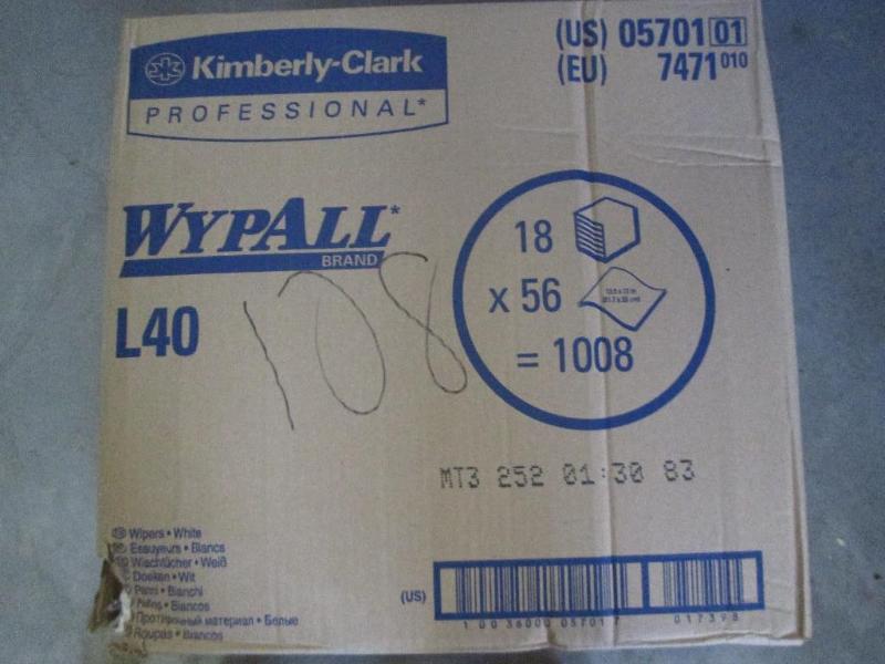 Case of Wypall L40 05701 wipes...