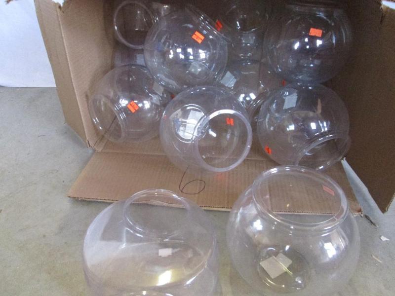 Lot of 13 assorted fish bowls, also...