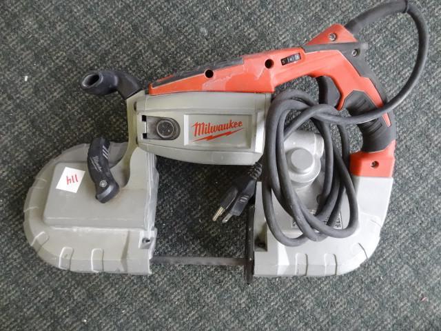 lot 114 image: Milwaukee 6230N Bandsaw...