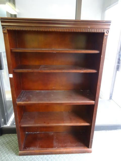 lot 132 image: Wood Bookcase with 4 adjustable she...