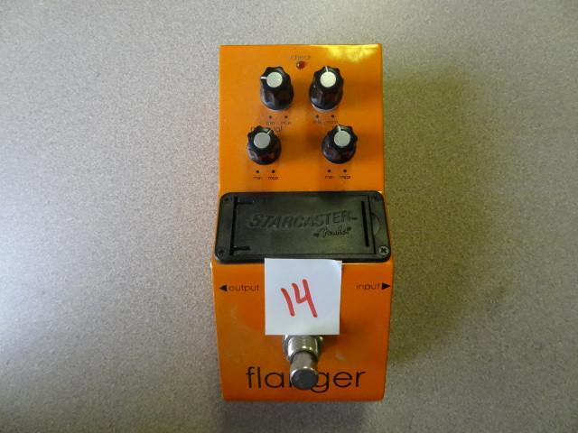 lot 14 image: Flanger-Starcaster Fender-No Cords...