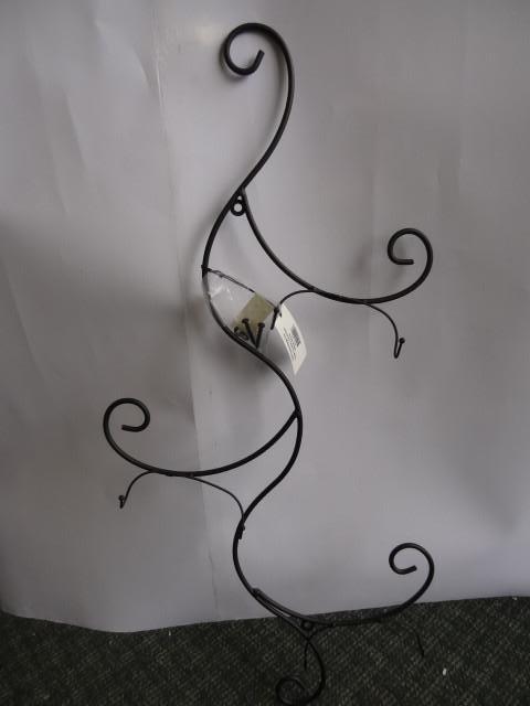 lot 51 image: Large Rush Creek, Twisted Vine Rack...