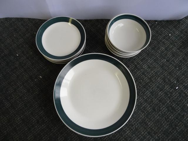 lot 58 image: Green & White Small Plates, Lar...