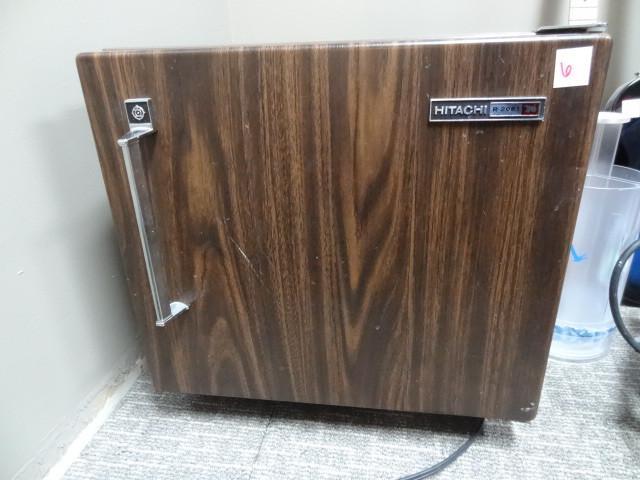 hitachi mini fridge