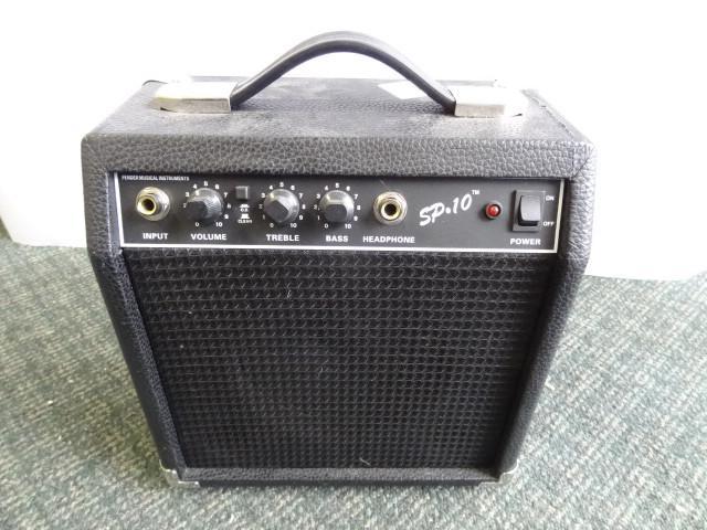 lot 8 image: Fender Musical Instruments Amplifie...