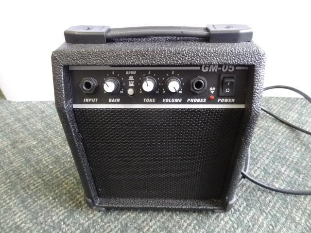 lot 9 image: Guitar Amplifier GM-05 120V 60HZ 8W...