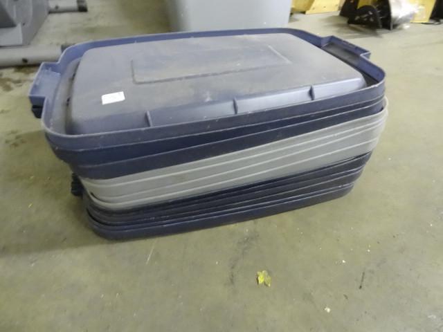 lot 115 image: 12-Rubbermaid Roughneck Bin Lids Ap...