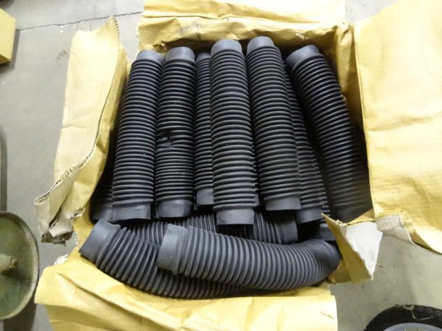 lot 128 image: 18" Flexible Exhaust Hoses...
