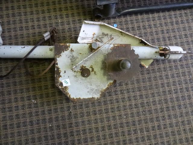 lot 137 image: Boat Lift Crank...