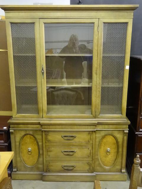 lot 16 image: Hutch- 1 Piece. Top Front is Glass,...