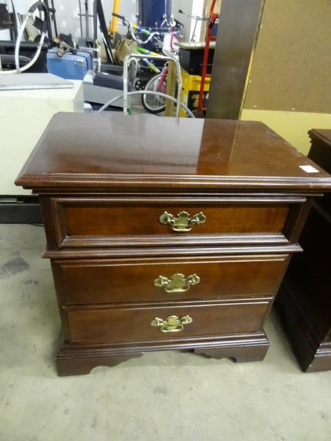 lot 18 image: 3 Drawer Night Stand 25" x 16&...