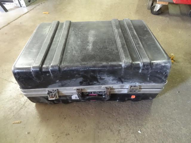lot 284 image: Black Heavy Duty Latchable case wit...