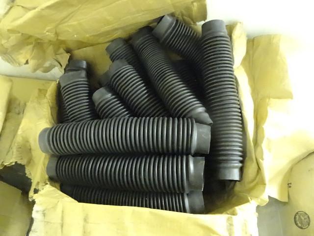 lot 84 image: 18" Flexible Exhaust Hoses...