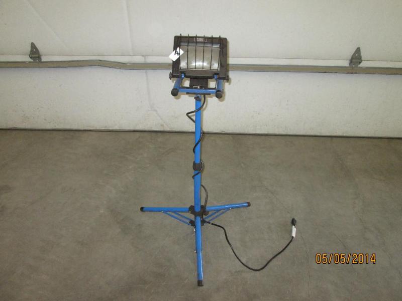 Adjustable Work Light, Works, Needs...