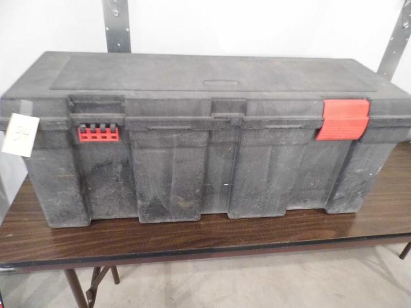 Rubbermaid Locking Tote
