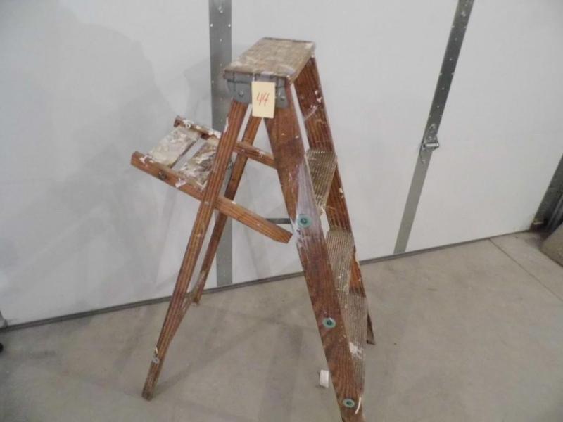 4 Foot Step Ladder