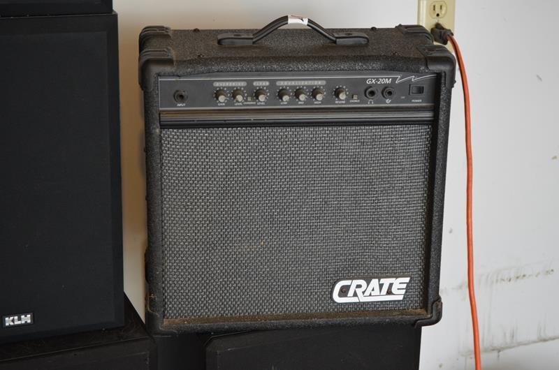 lot 17 image: Crate Amp GX-20M. Powers up and com...