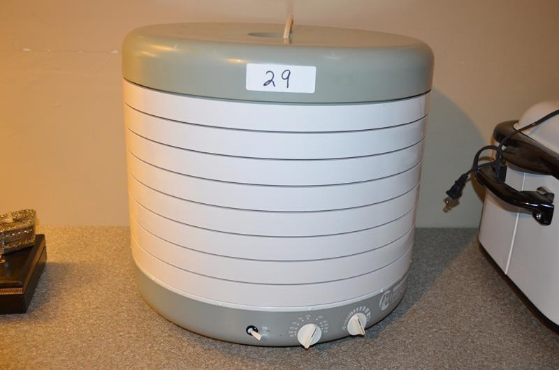 lot 29 image: Professional Model 1000 Watt AMERIC...