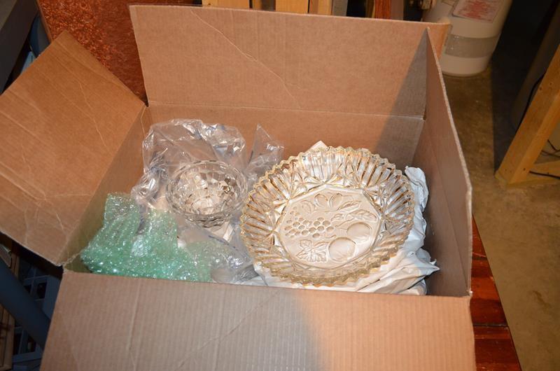 lot 36 image: Large box full of 1915-1980s FOSTO...