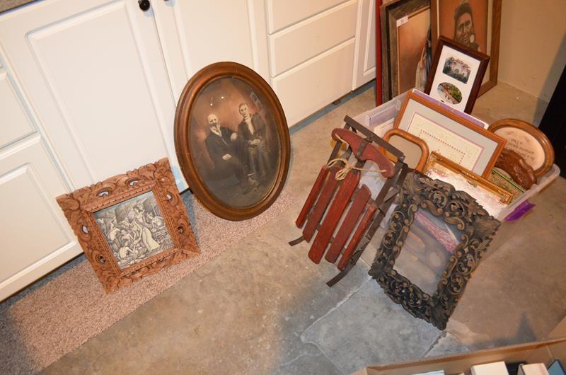 lot 5 image: Antique hand carved frames, Retro V...