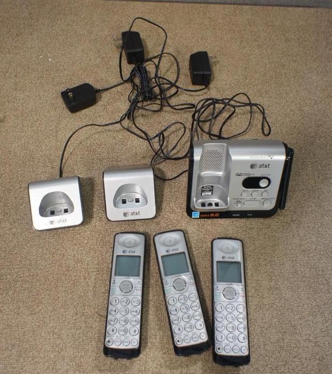 lot 100 image: AT&ampT Cordless Phone Set &quot3...