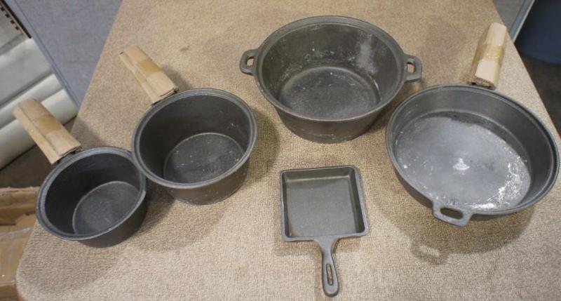 lot 101 image: Cast Iron Pots  Pan 5pc set. No li...