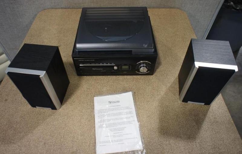 lot 106 image: Encore Turntable  CD  Radio Syste...